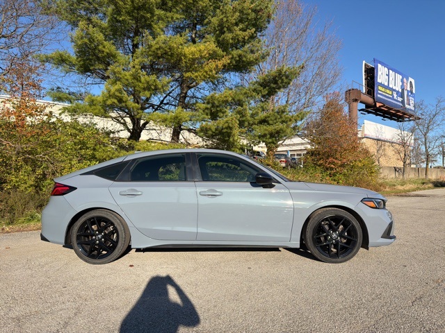 2022 Honda Civic Hatchback Sport photo 2