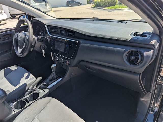 2017 Toyota Corolla L photo 15