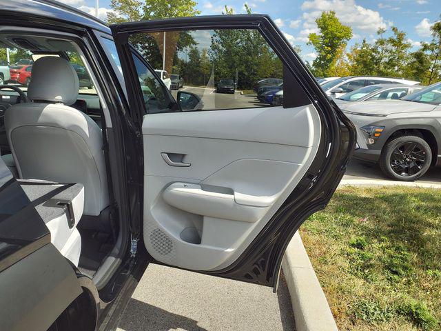 2026 Hyundai Kona SEL photo 26