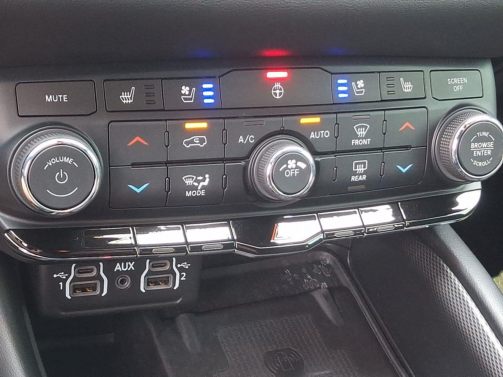 2022 Dodge Durango R/T photo 17
