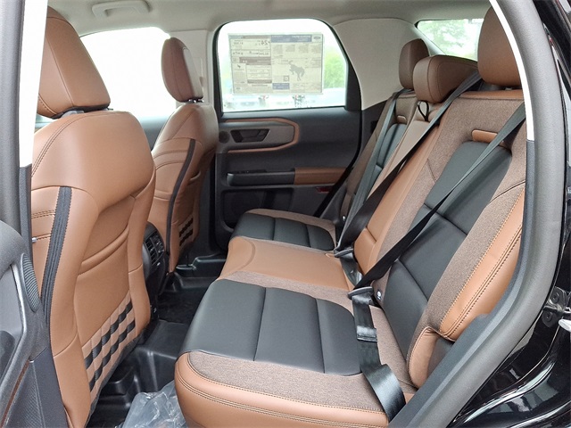 2025 Ford Bronco Sport Outer Banks photo 4