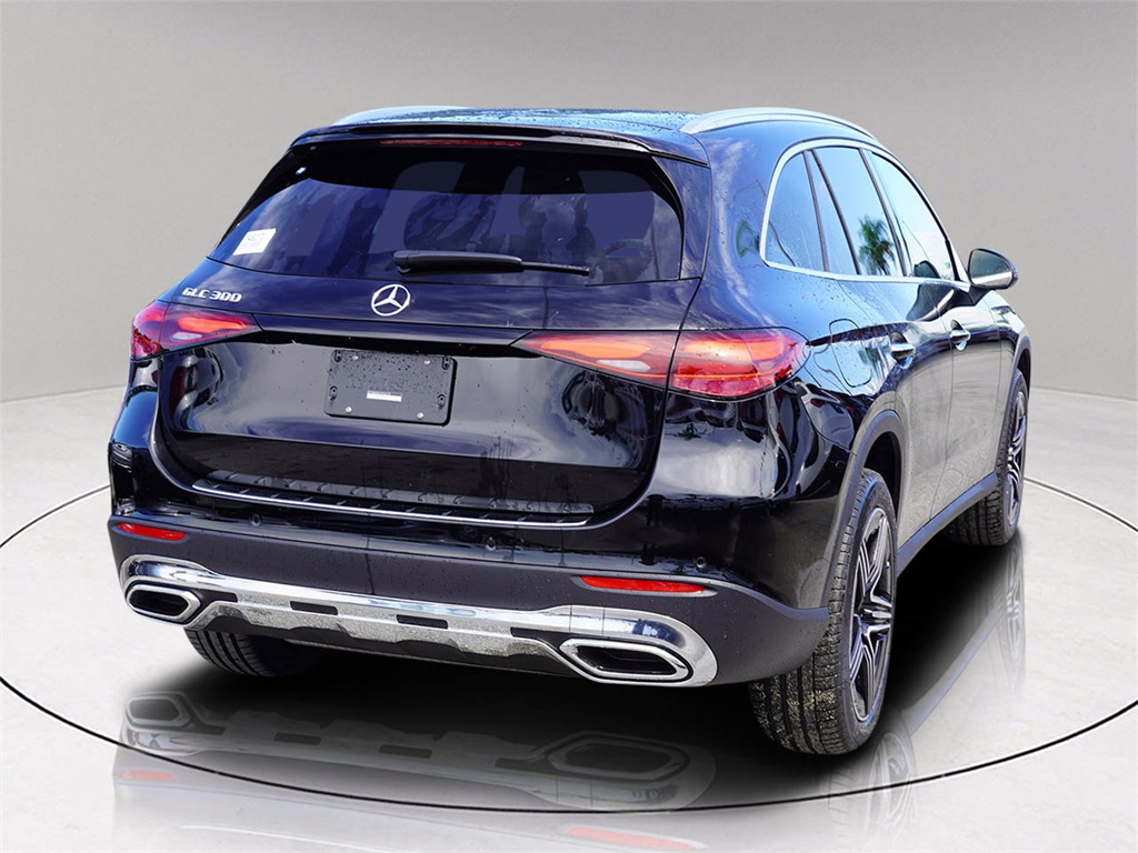 2026 Mercedes Benz GLC 300 photo 3