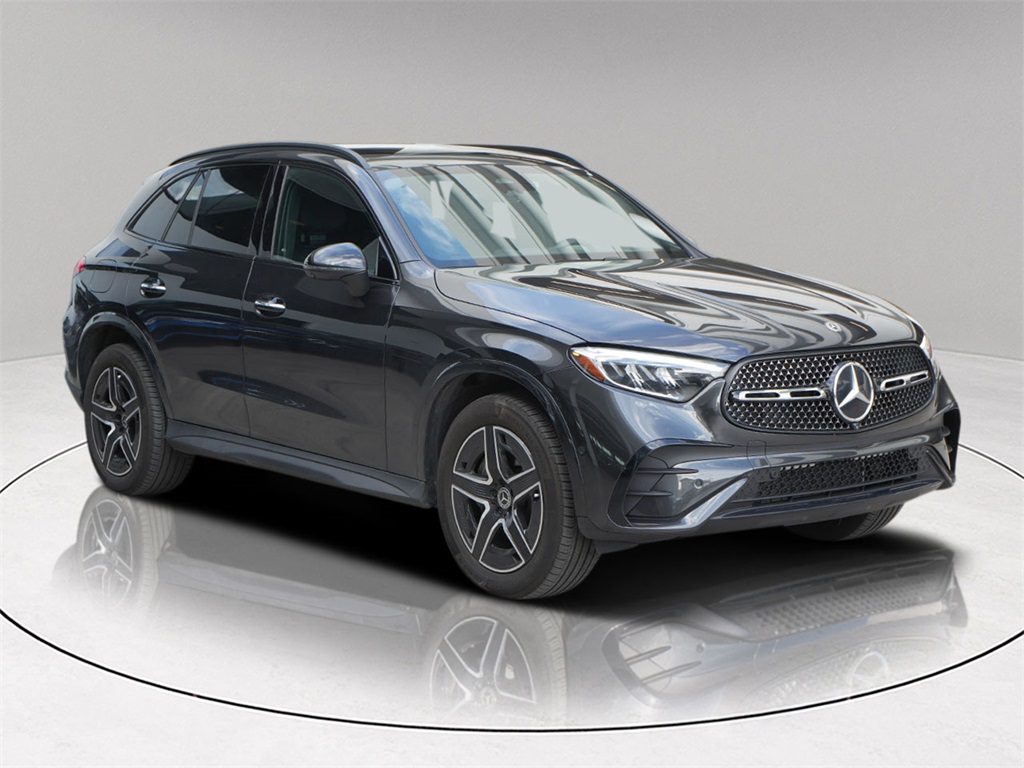 2025 Mercedes-Benz GLC Base's photo