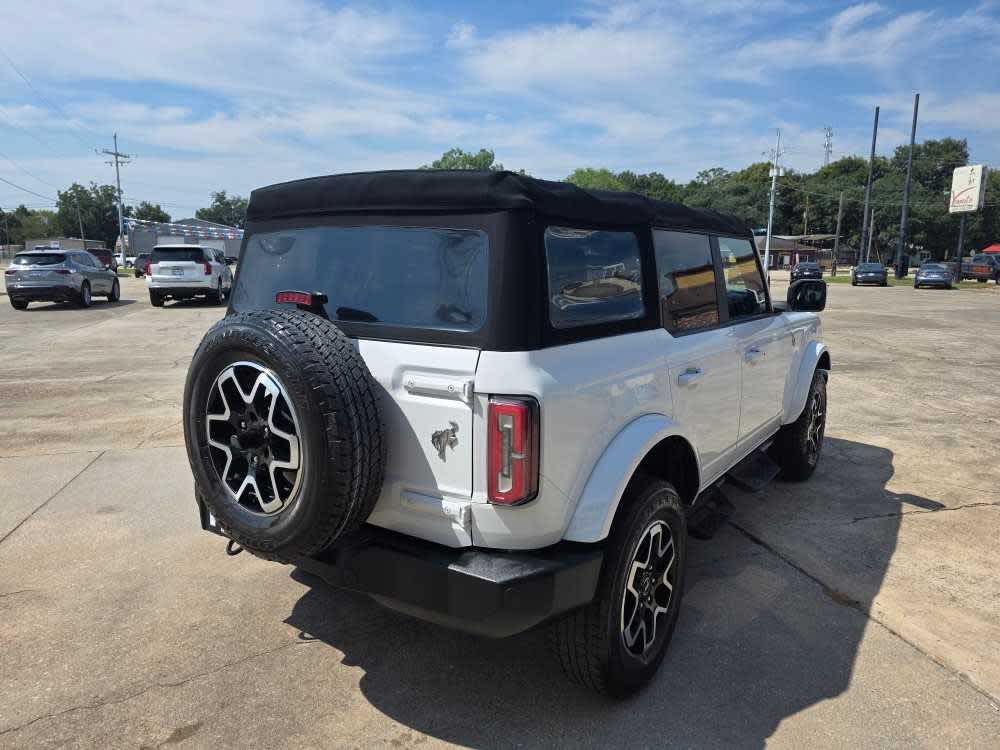 2022 Ford Bronco Outer Banks photo 5