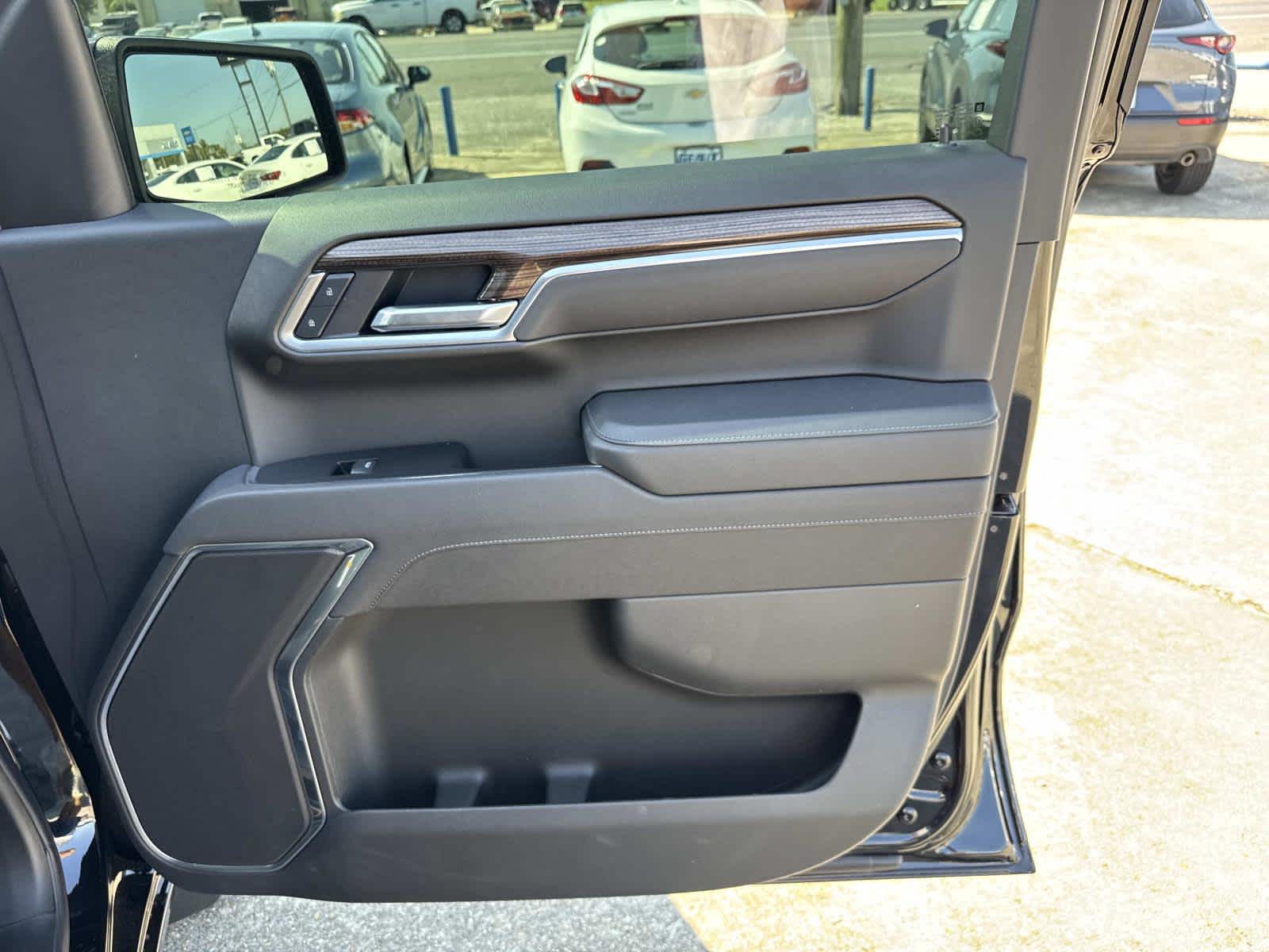 2025 Chevrolet Silverado RST photo 26