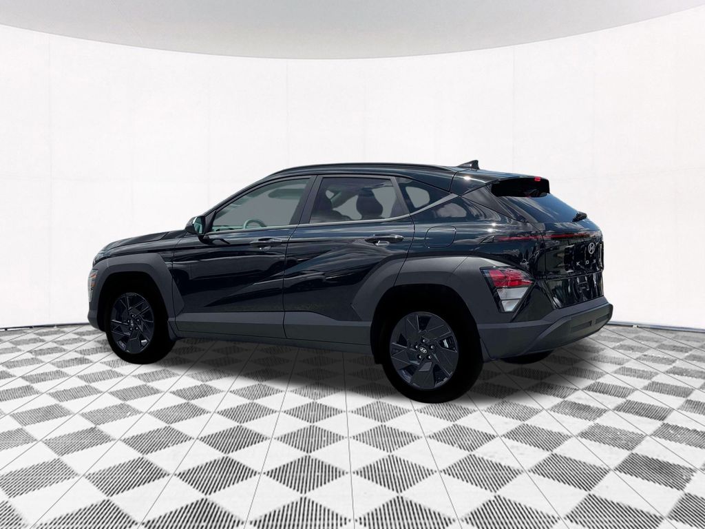 2026 Hyundai Kona SEL photo 4