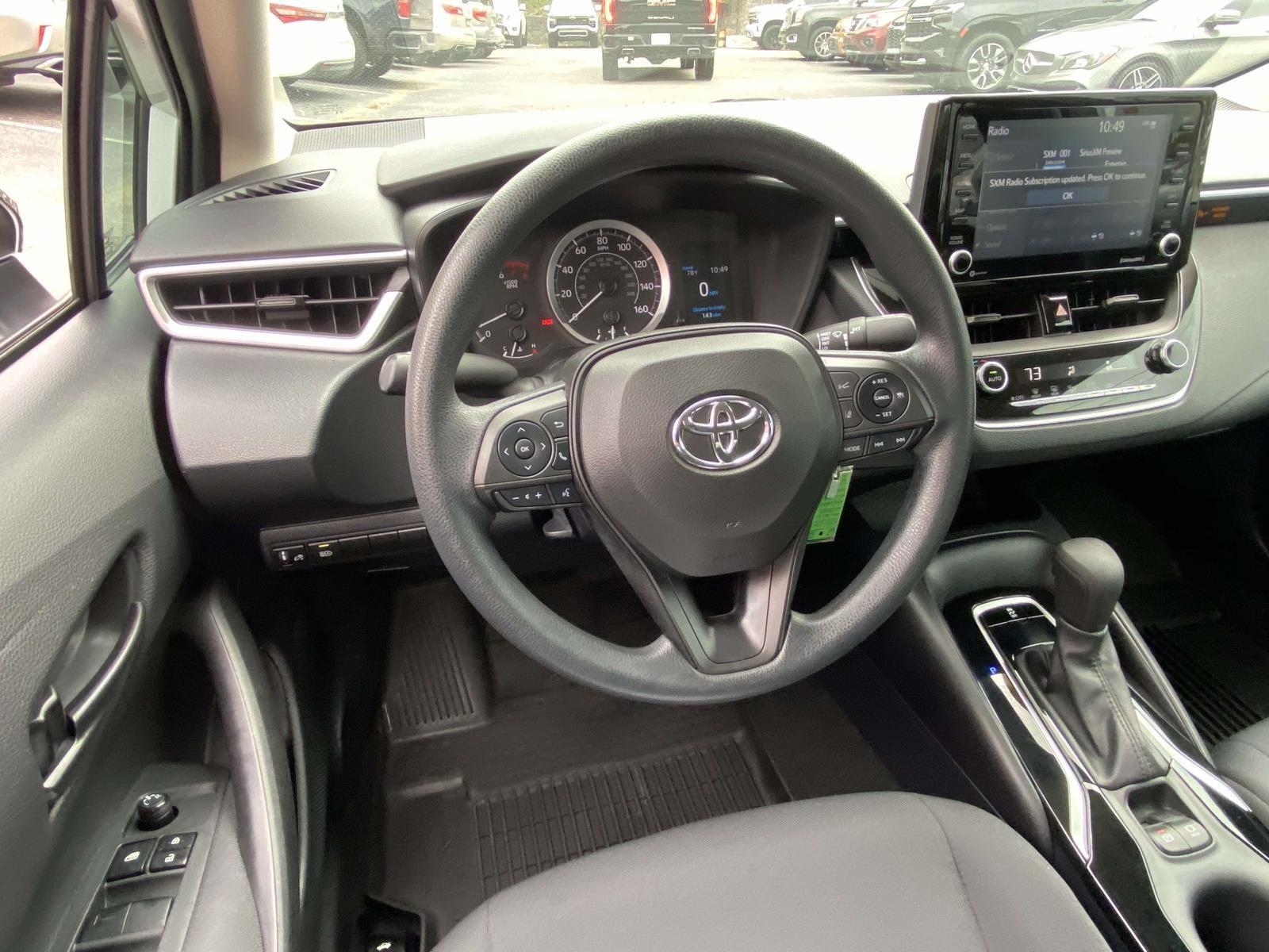2022 Toyota Corolla LE photo 2