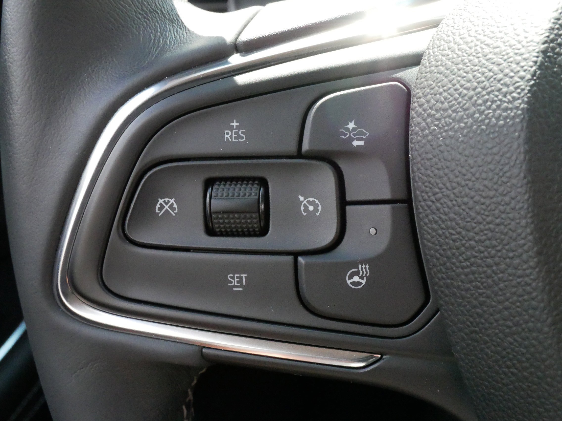 2021 Buick Envision Essence photo 26