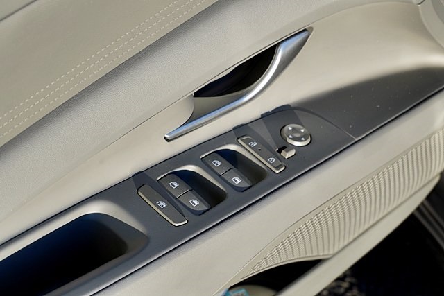 2024 Hyundai Elantra SEL photo 21