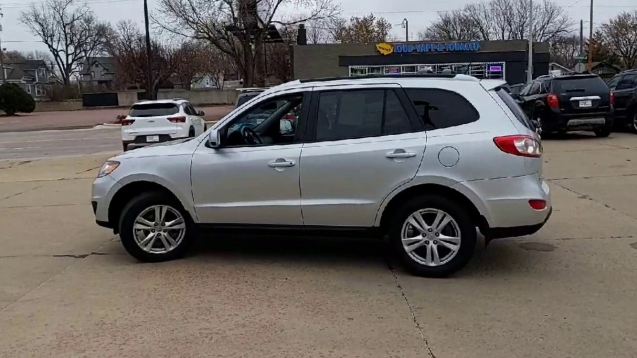 2012 Hyundai Santa Fe SE photo 2