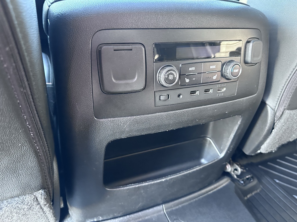 2019 Chevrolet Tahoe Premier photo 3