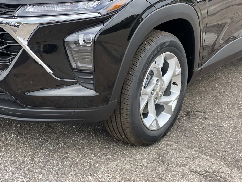 2026 Chevrolet Trax LS photo 8