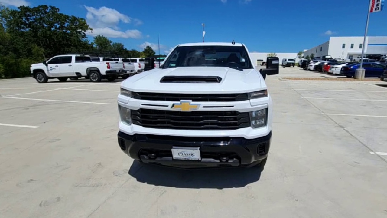 2024 Chevrolet Silverado 2500HD Custom photo 29
