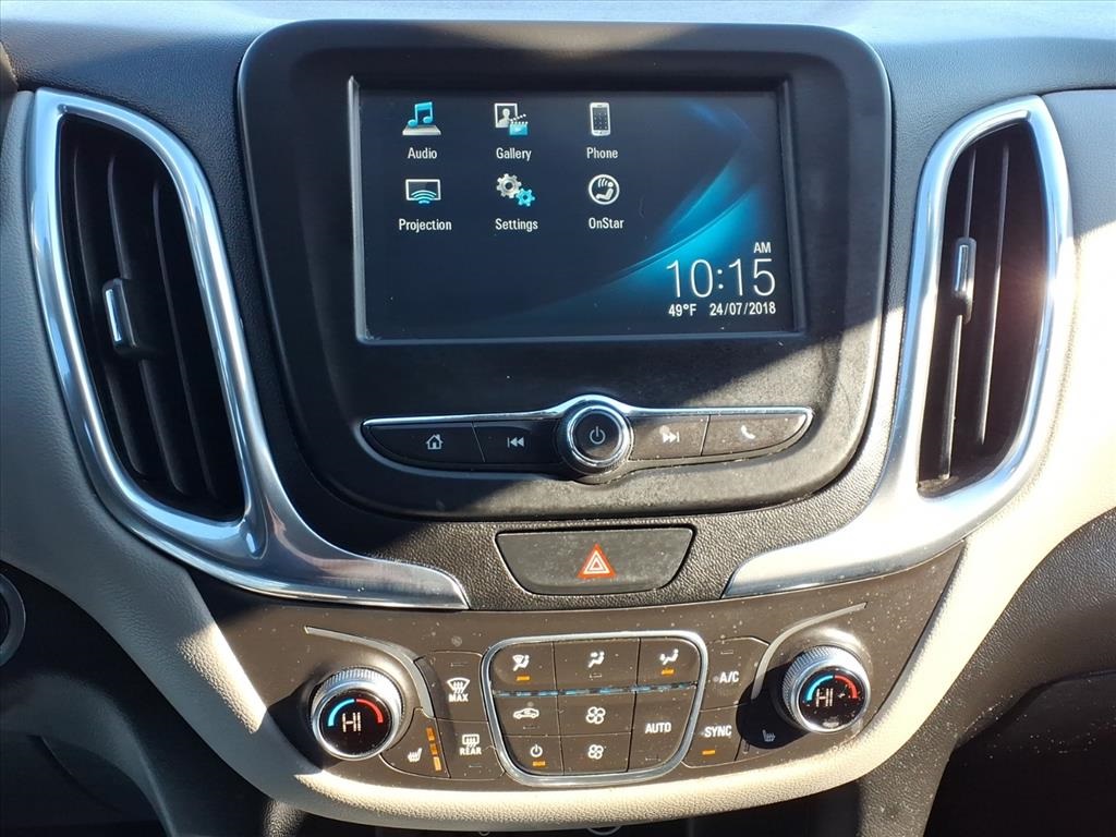 2018 Chevrolet Equinox LT photo 3