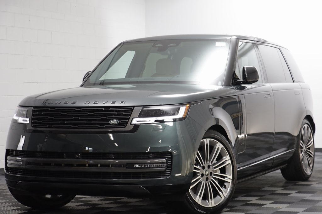 2025 Land Rover Range Rover SE's photo