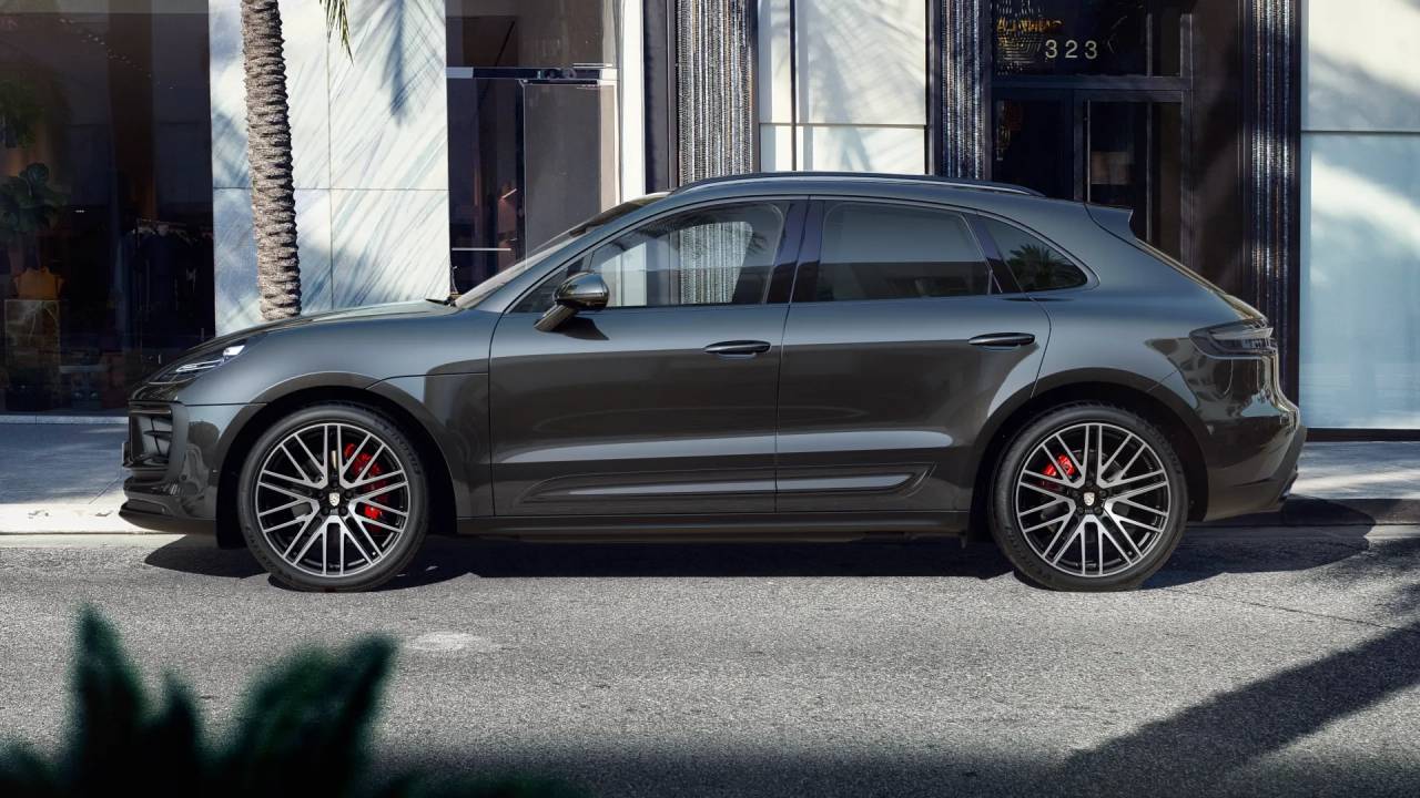 2025 Porsche Macan S photo 2