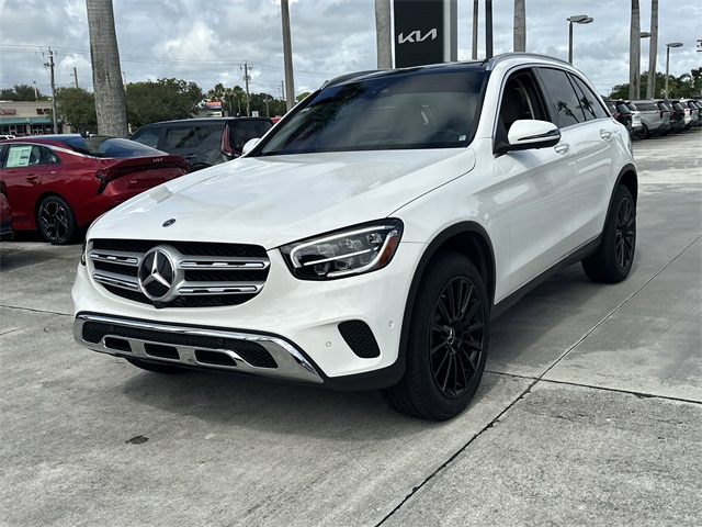 2022 Mercedes Benz GLC 300 photo 2