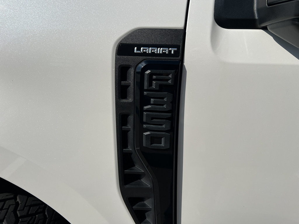 2023 Ford F-350 Lariat photo 19