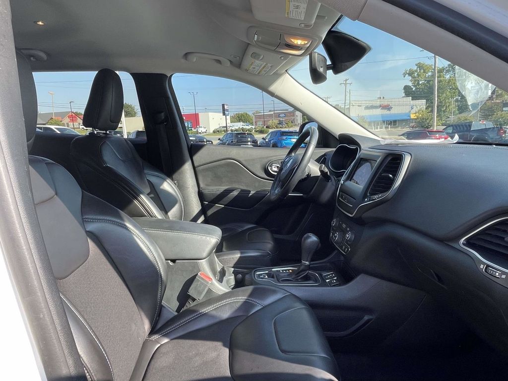 2019 Jeep Cherokee Latitude photo 14