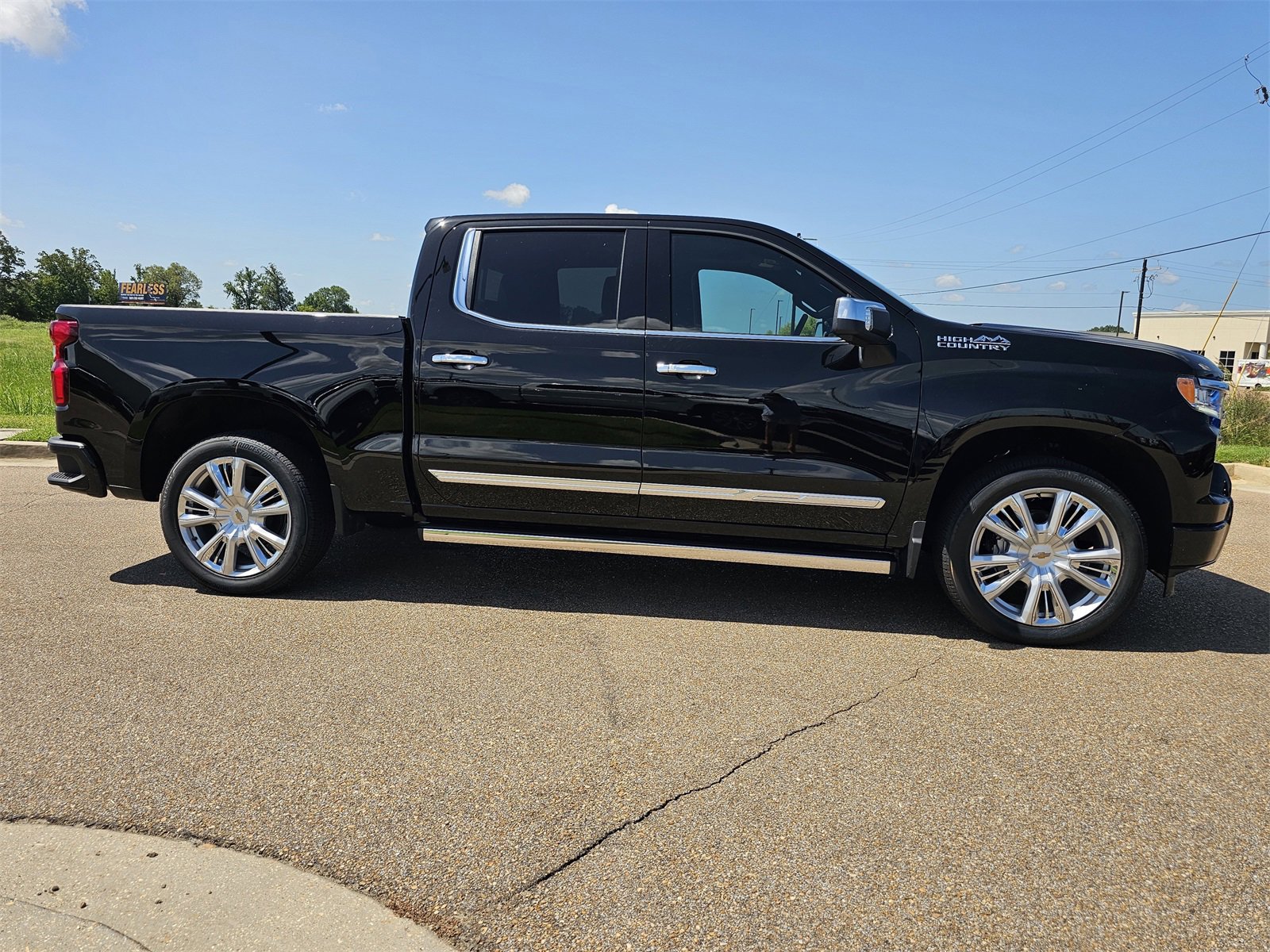2025 Chevrolet Silverado 1500 High Country photo 3
