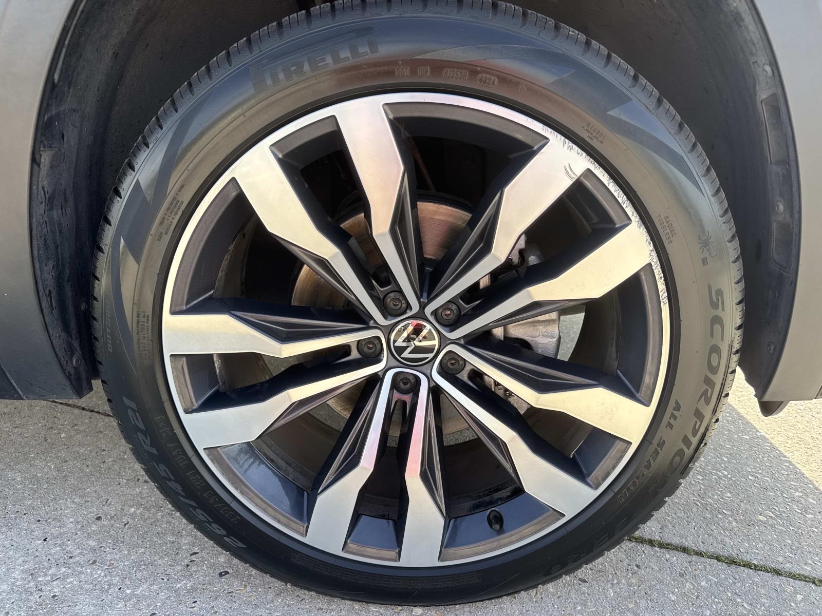 2022 Volkswagen Atlas V6 SEL Premium R-Line photo 3