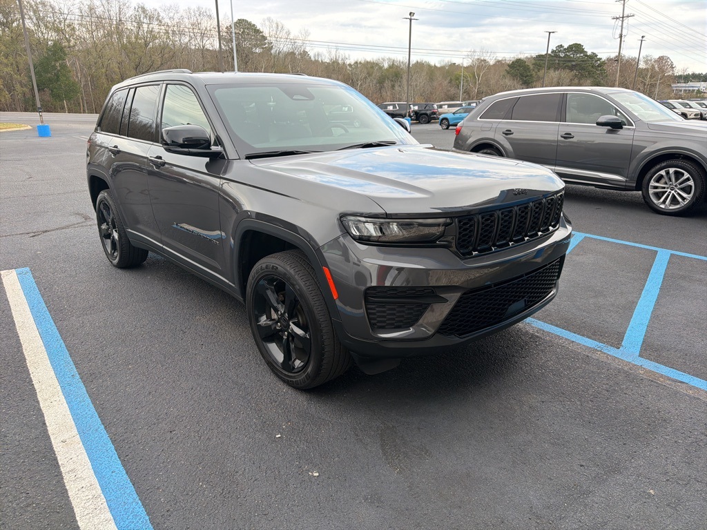 2024 Jeep Grand Cherokee Altitude's photo
