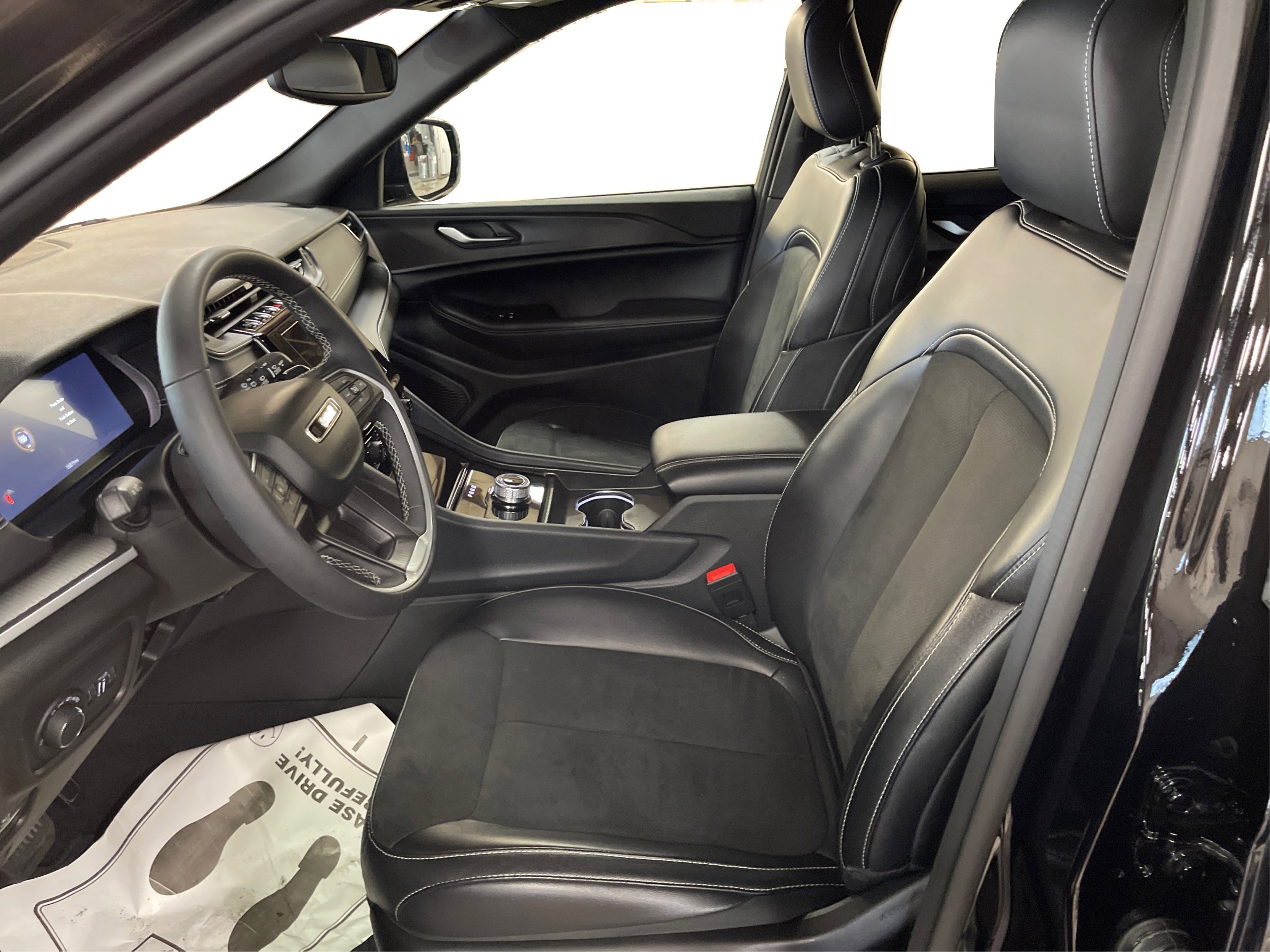 2023 Jeep Grand Cherokee Altitude photo 20