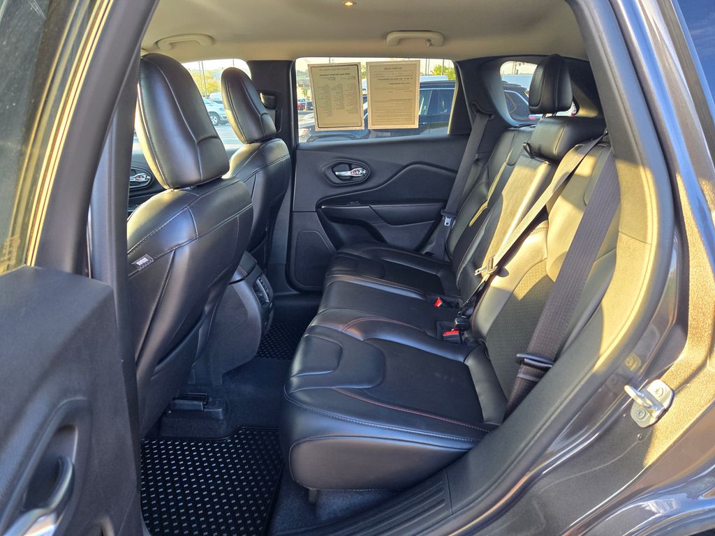 2020 Jeep Cherokee Trailhawk photo 23