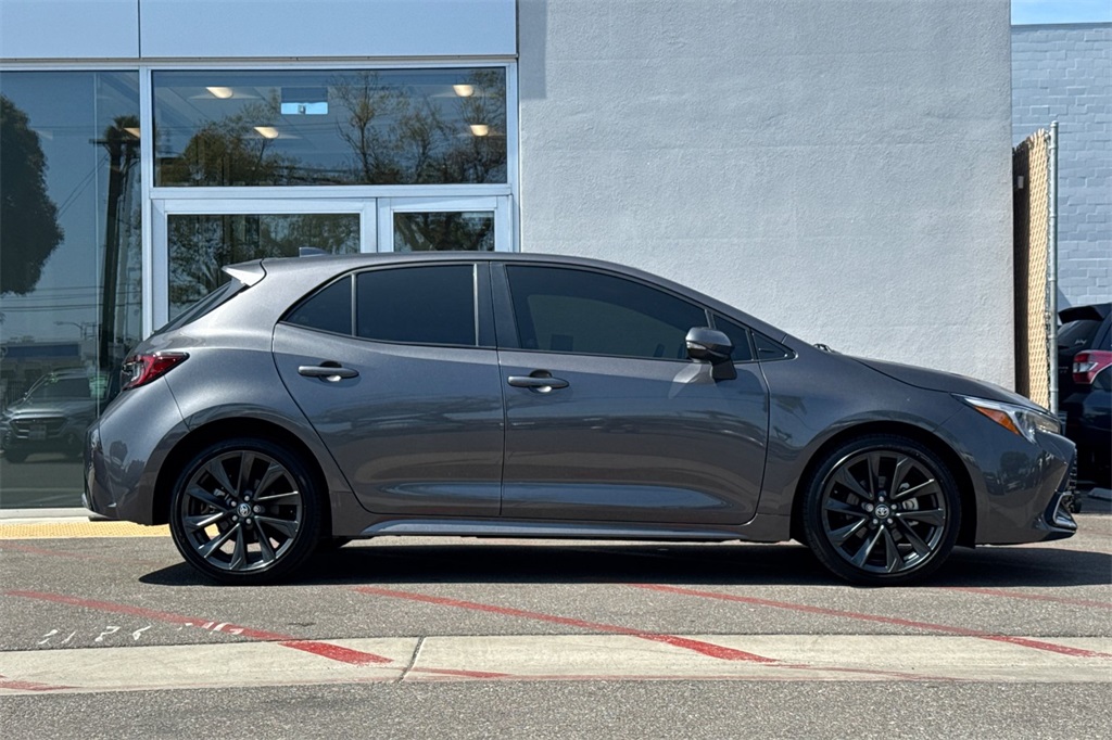 2023 Toyota Corolla XSE photo 3