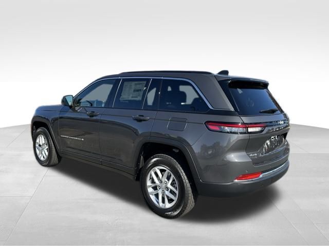 2025 Jeep Grand Cherokee Laredo X photo 4