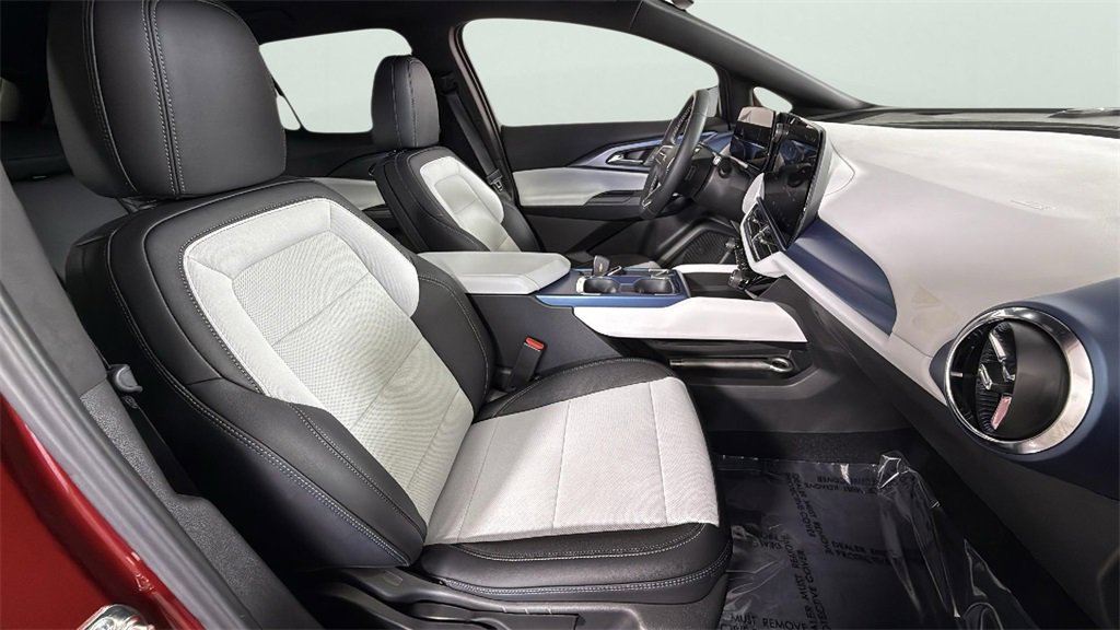 2025 Chevrolet Equinox EV 1LT photo 28