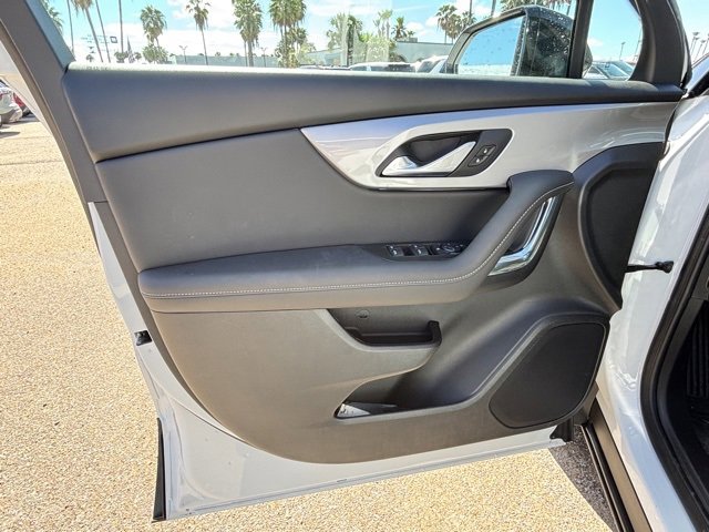 2025 Chevrolet Blazer 2LT photo 13
