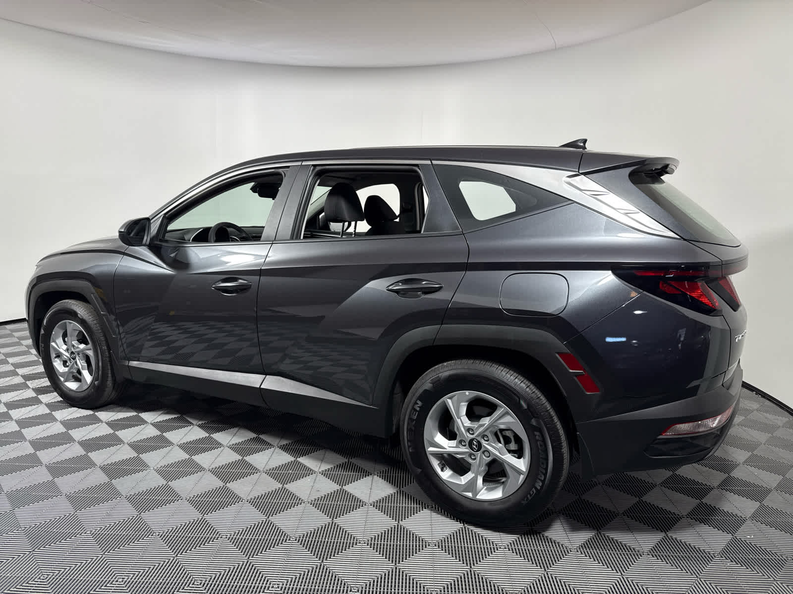 2024 Hyundai Tucson SE photo 4
