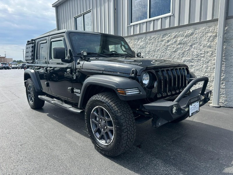 2019 Jeep Wrangler Sport S photo 2