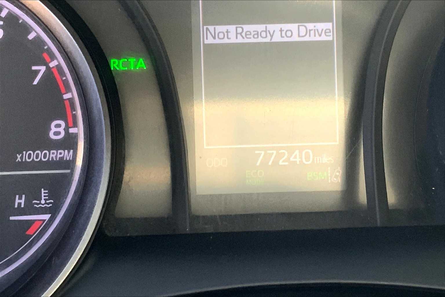 2022 Toyota Camry SE photo 23