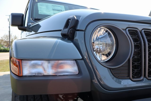 2025 Jeep Gladiator Sport S photo 4