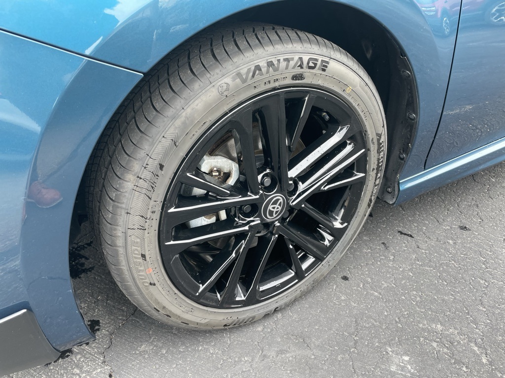 2025 Toyota Camry SE photo 3