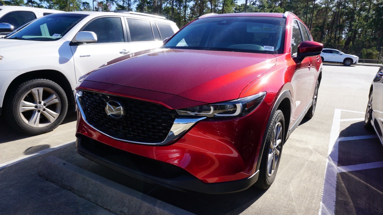 2022 Mazda CX-5 S Preferred package's photo