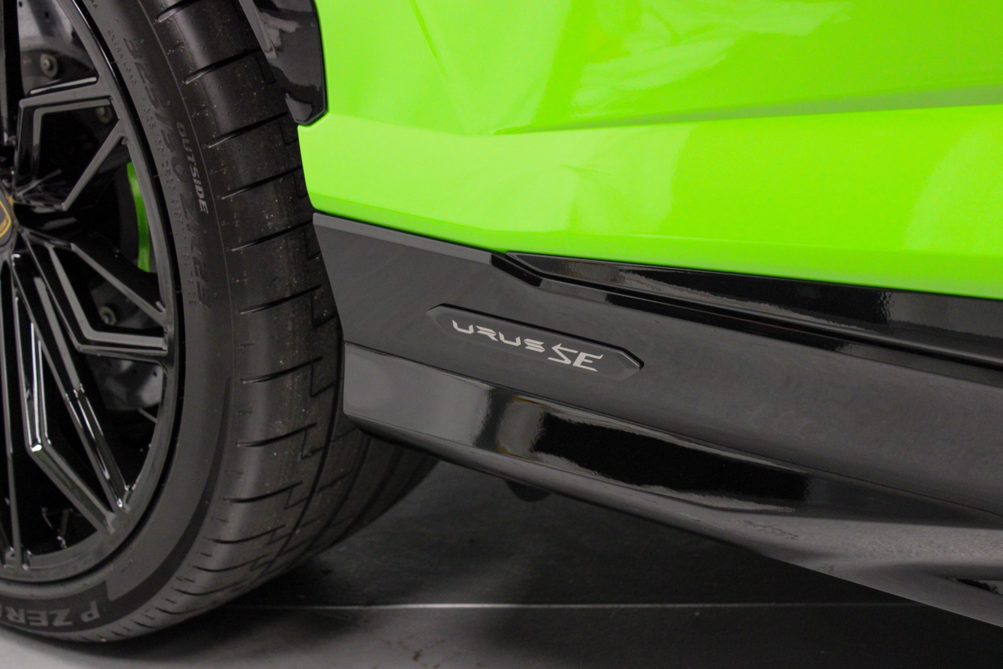 2025 Lamborghini Urus SE photo 28