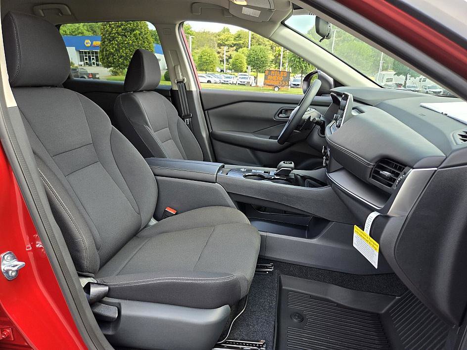 2025 Nissan Rogue S photo 11