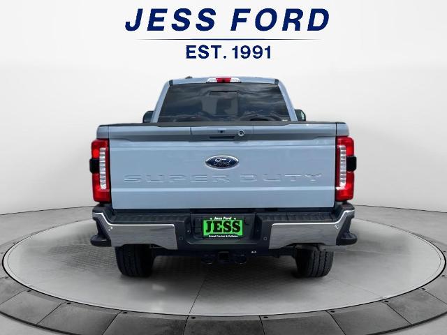 2025 Ford F-350 Lariat photo 4