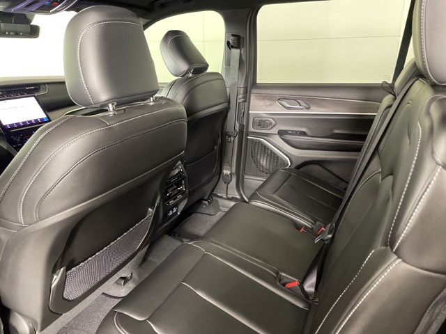 2025 Jeep Grand Cherokee Limited photo 32