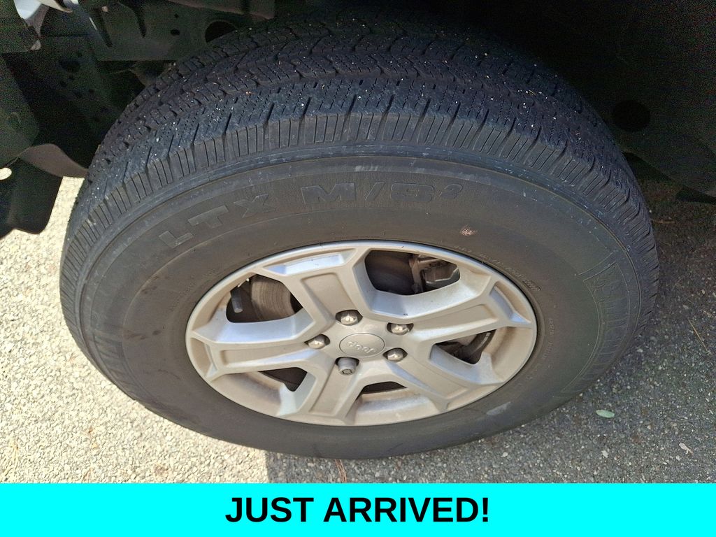 2022 Jeep Wrangler Sport S photo 4