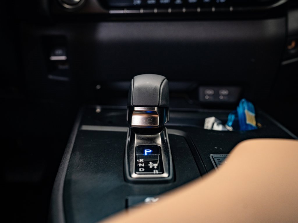 2025 Lexus UX Premium photo 30