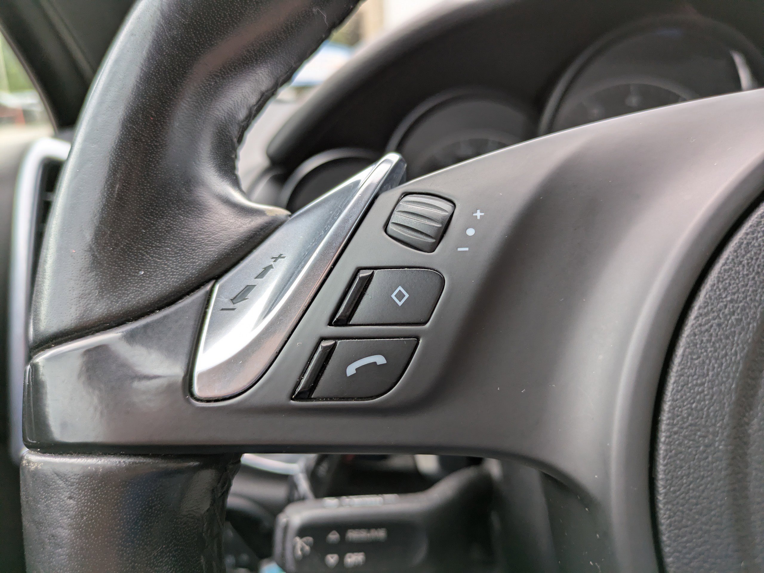 2011 Porsche Cayenne photo 18