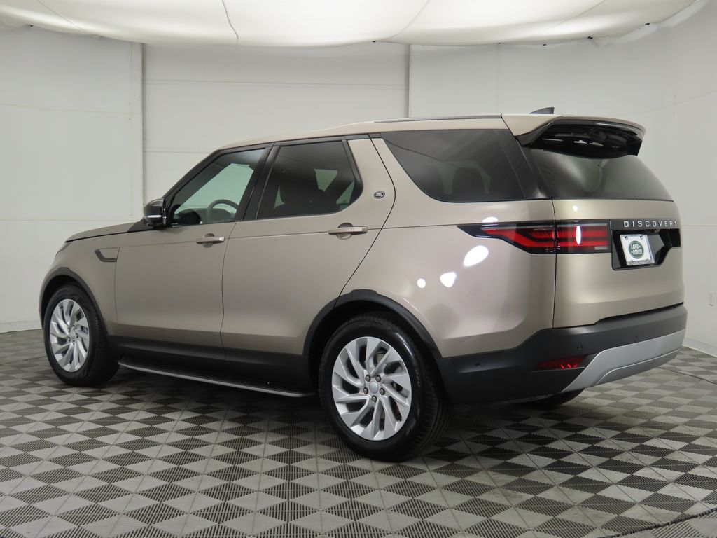2025 Land Rover Discovery S photo 7