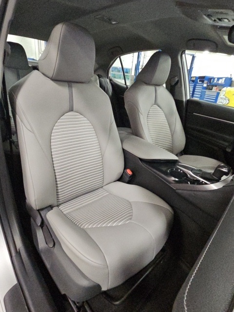 2020 Toyota Camry SE photo 38