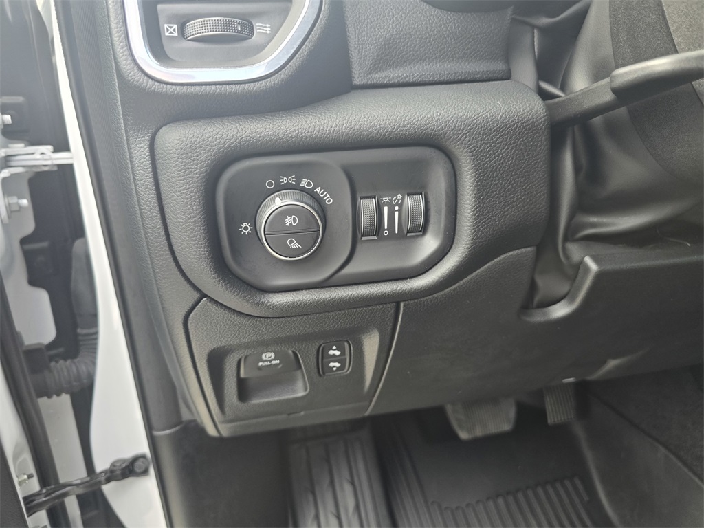 2025 Ram 1500 Laramie photo 24