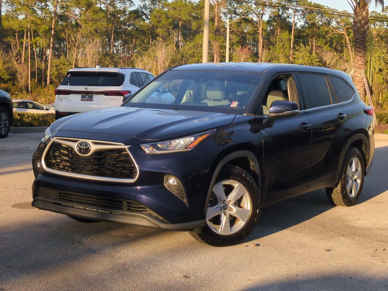 2020 Toyota Highlander LE