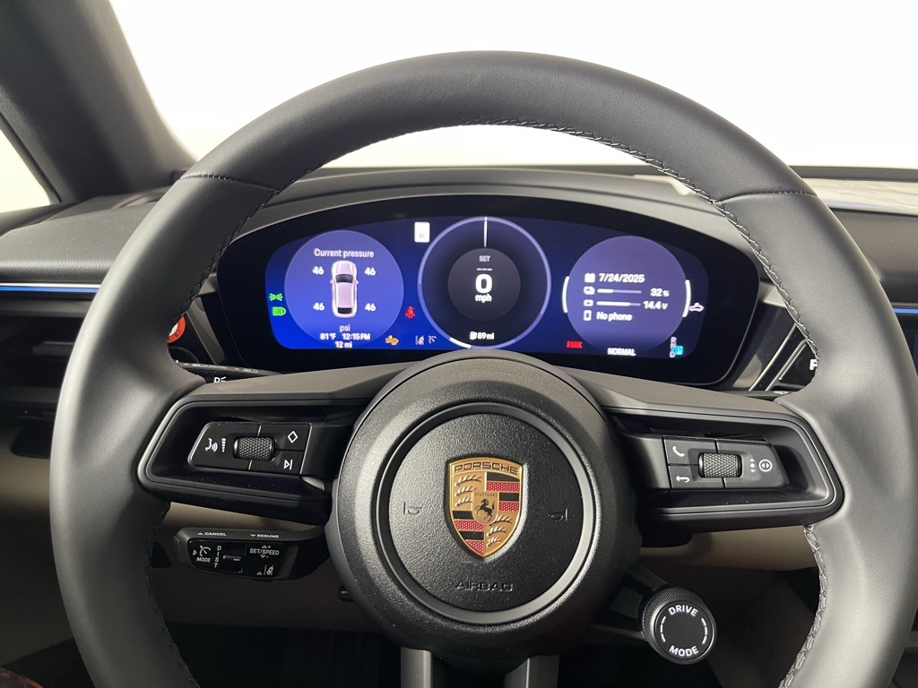 2025 Porsche Macan Electric 4 photo 23